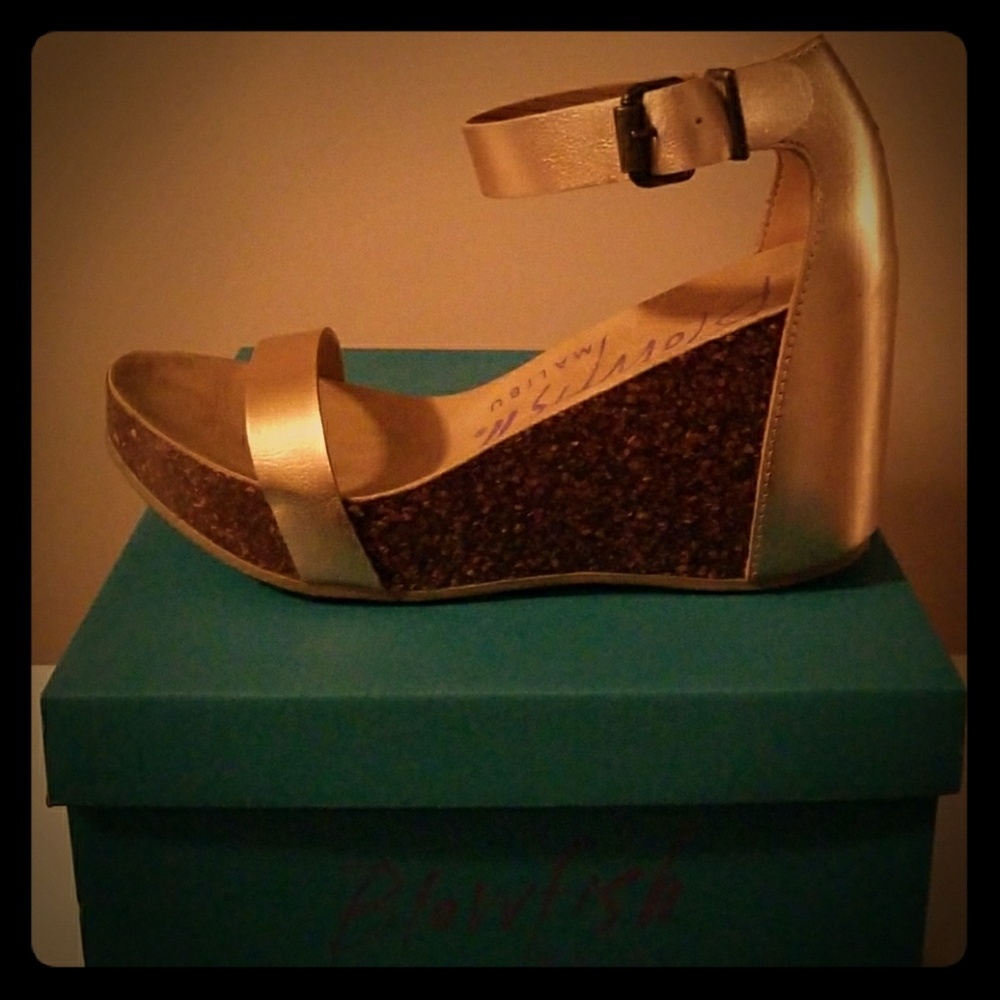 Wedge sandals